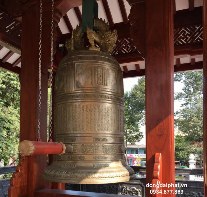 Đúc chuông huế