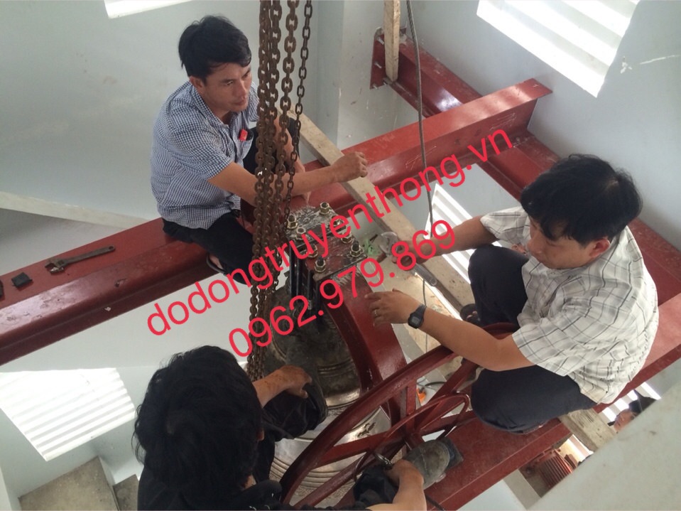 treo chuong nha tho gia tot